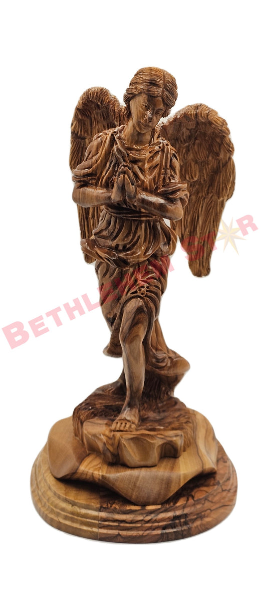 Large Angel hand carved from olive wood Pro